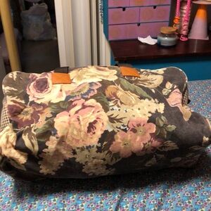 Extra large Floral and houndstooth designed weekend bag